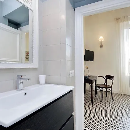 Garibaldi 3 Apartment